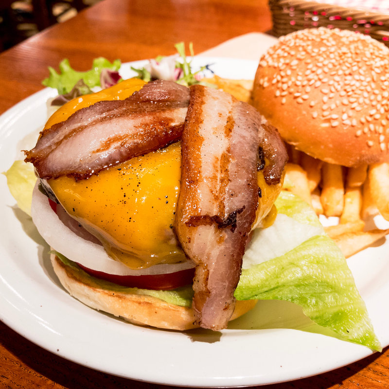 ベーコンチーズバーガー(ハミングバーズヒル （Hummingbirds’hill）)