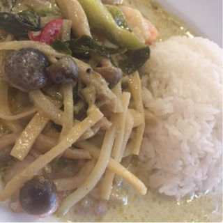 海老のグリーンカレー(タイ料理クルンテープ本店)