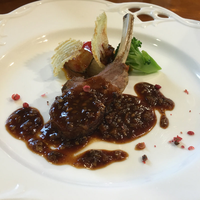 スペイン産イベリコ豚のグリエ(ザ・ロウズ )