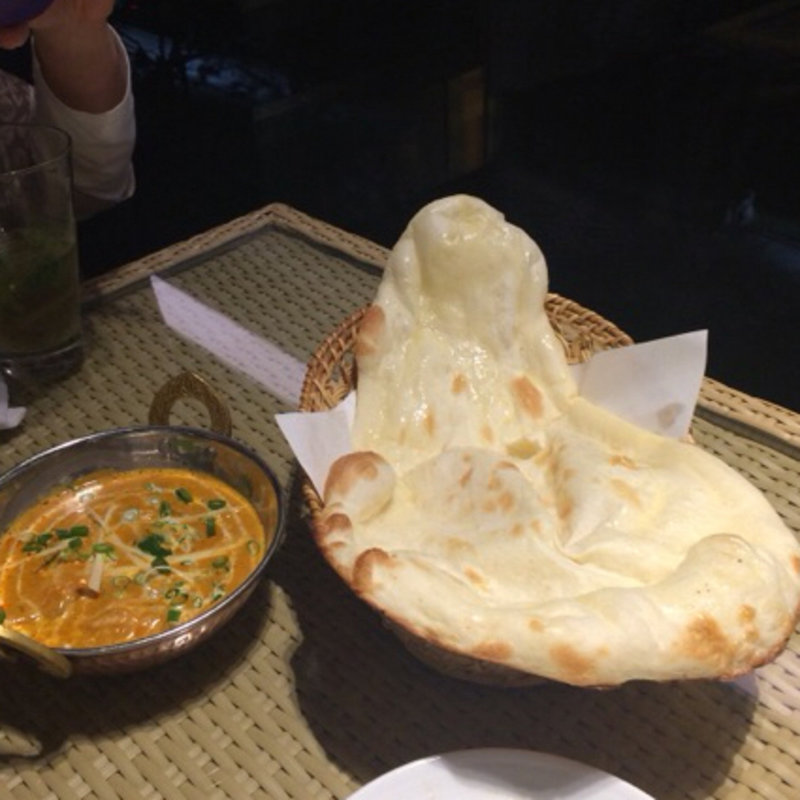 チキンカレー＆バターナン(ディップパレス 飯田橋サクラテラス店)