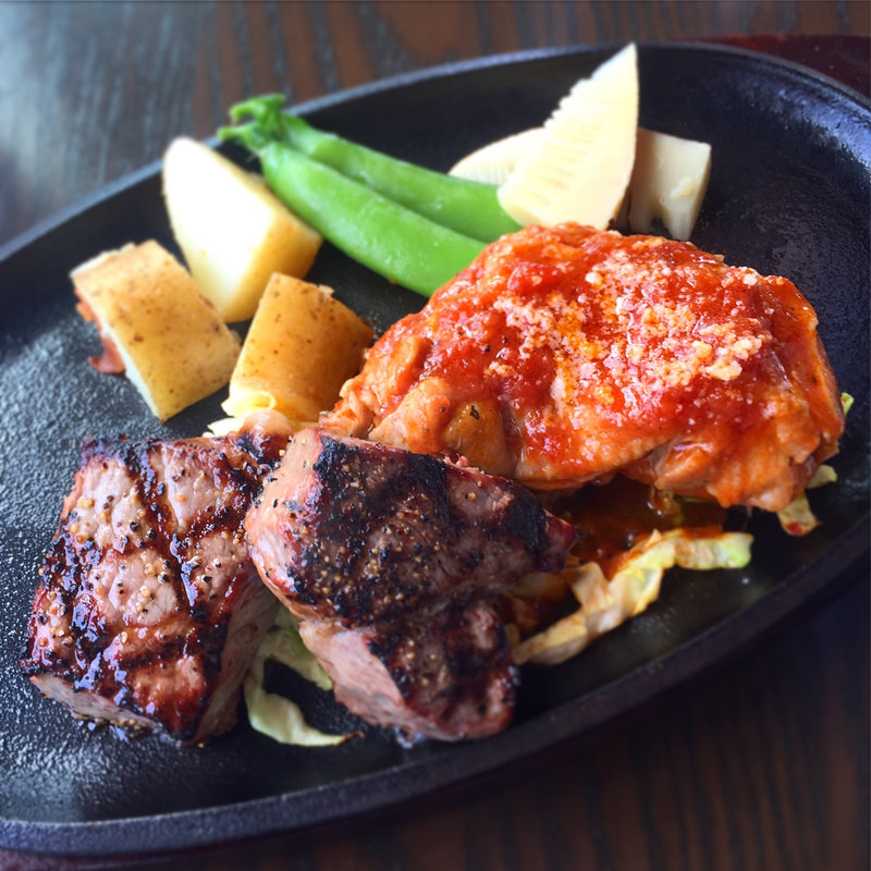 日替りランチ サーロイン＆チキンカチャトラハーフアンドハーフ(ラトルアンドハム )