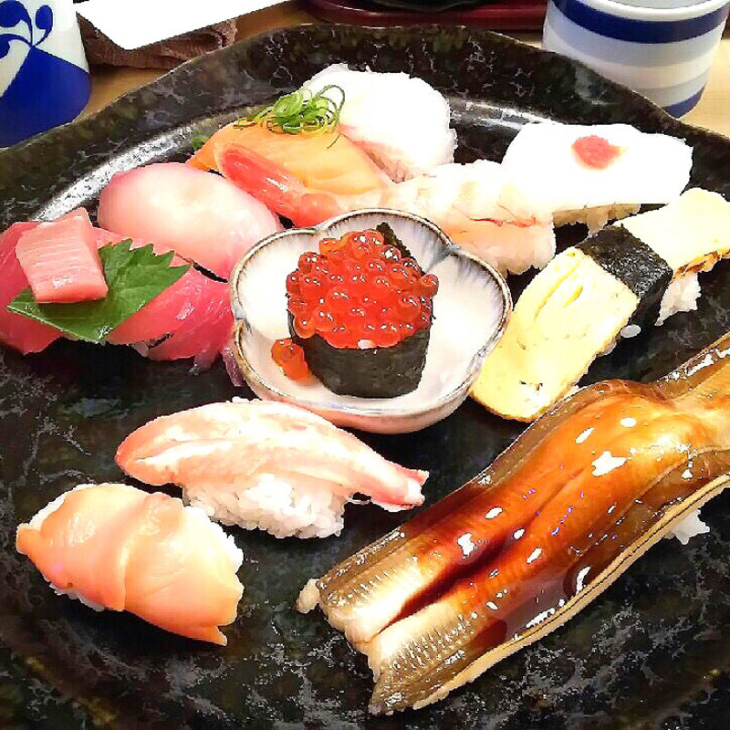 ぶっちぎり上にぎり定食(魚心本店)