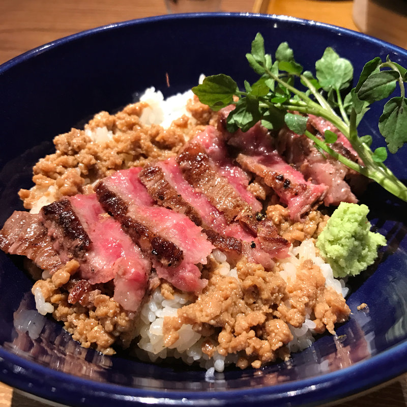 ステーキ丼(みのるダイニング)