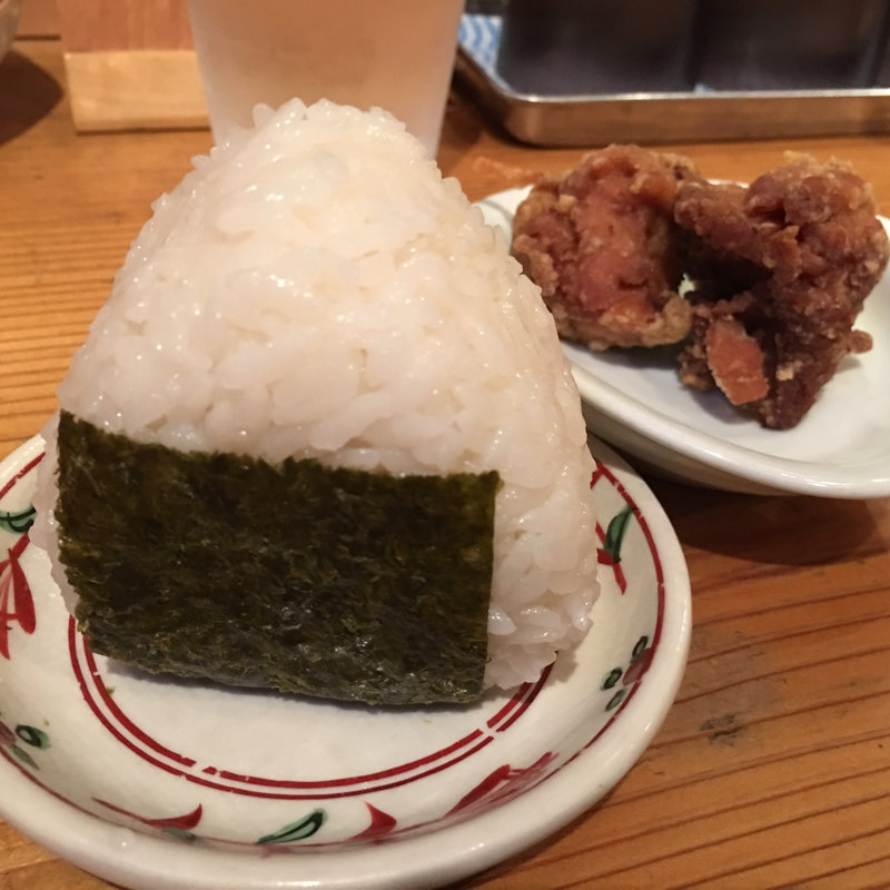 セット（おにぎり・唐揚げ）(地鶏焼き·水炊き 博多鶏専もみじ 天神駅 南店)
