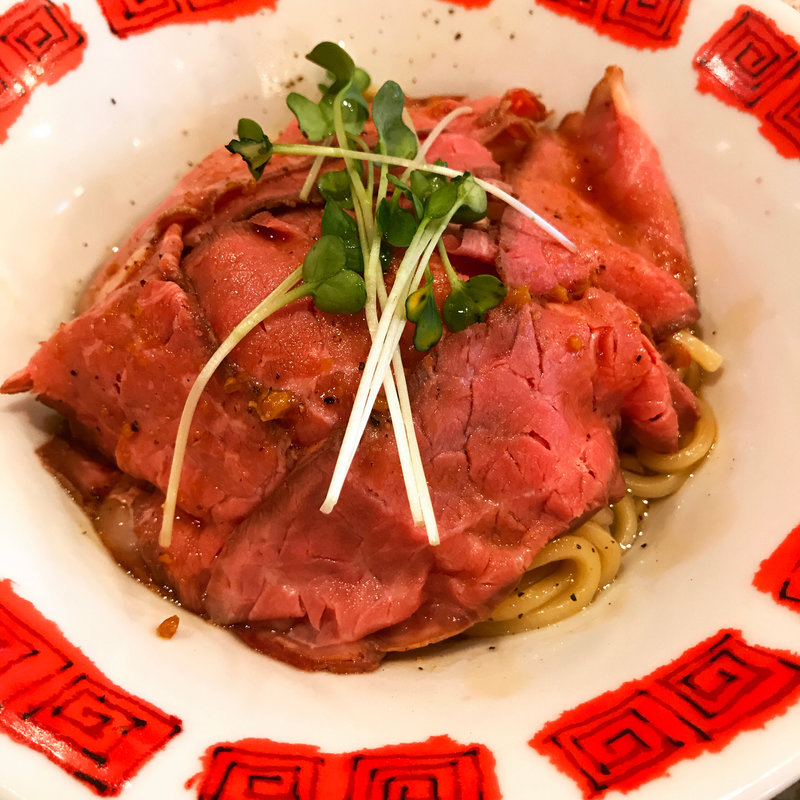 しっとり赤身のローストビーフまぜそば(バーミヤン 杉並宮前店)