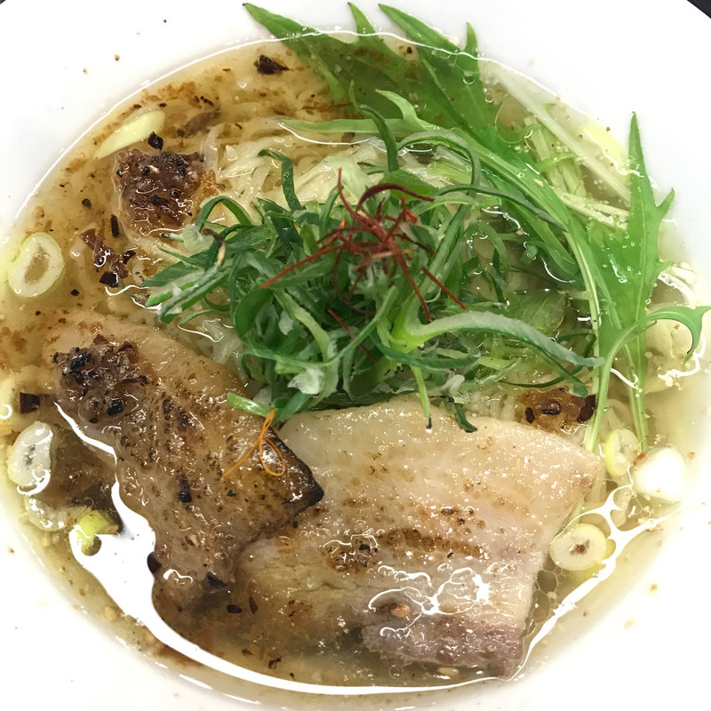 XO醬薫イベリコ豚の醤油ラーメン(麺劇場玄瑛)