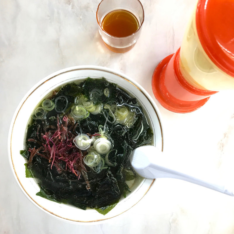 わかめラーメン(マルカンビル大食堂)