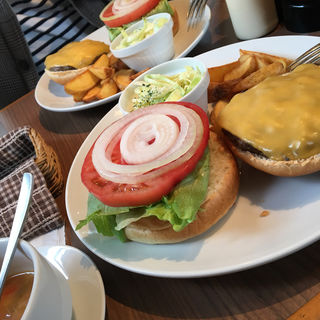 チーズバーガー(アメリカ料理 スキレットダイナー Skillet Diner)