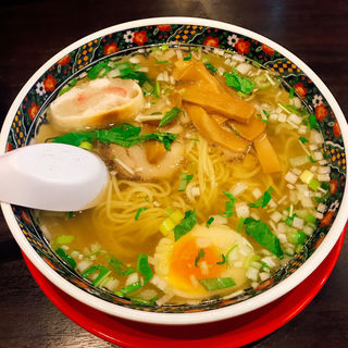 味彩塩拉麺(函館麺厨房 あじさい JR函館駅店)