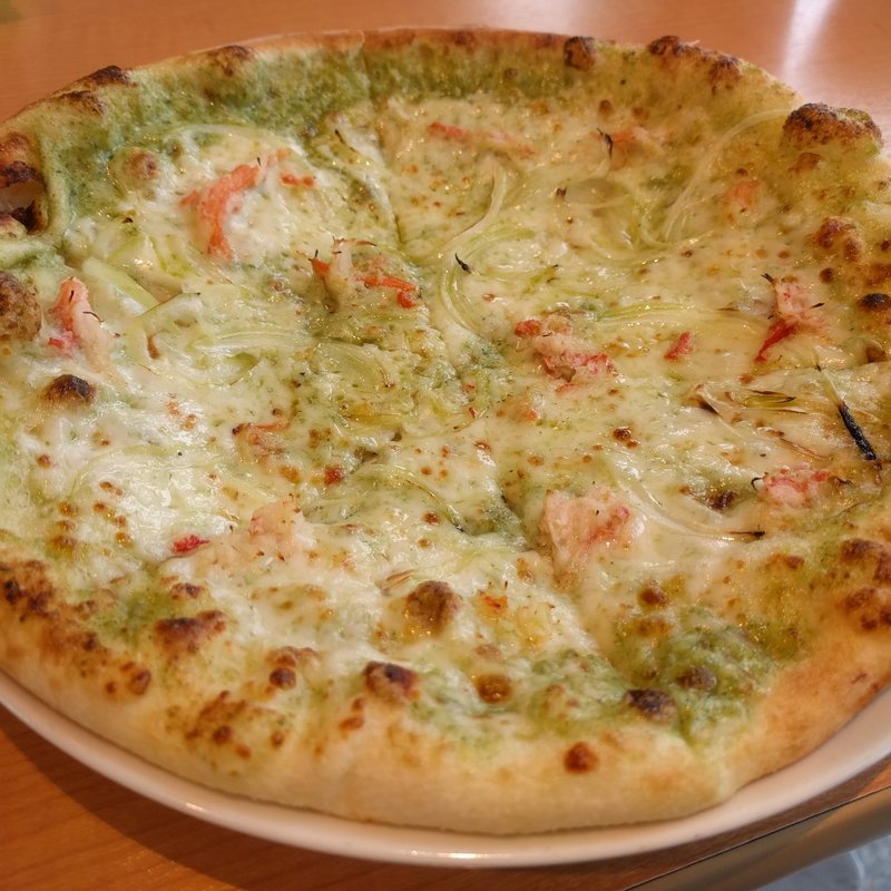 ズワイガニのジェノベーゼピザ(ピザ キッチン クオクオ)