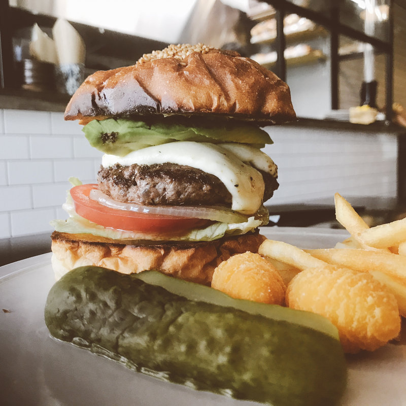 アボカドモッツァレラバーガー(THE BURGERS)