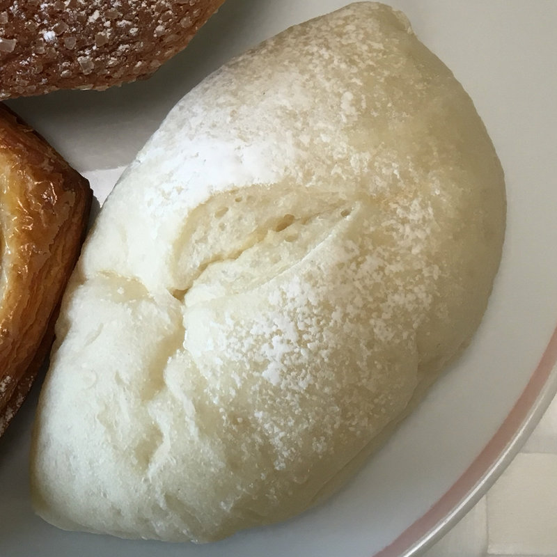 クリームパン(ブーランジェリーファミーユ)