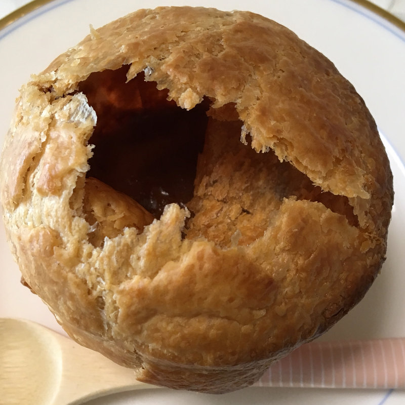 NZ牧草牛煮込みビーフパイ(京都 大志万 OHSHIMA)