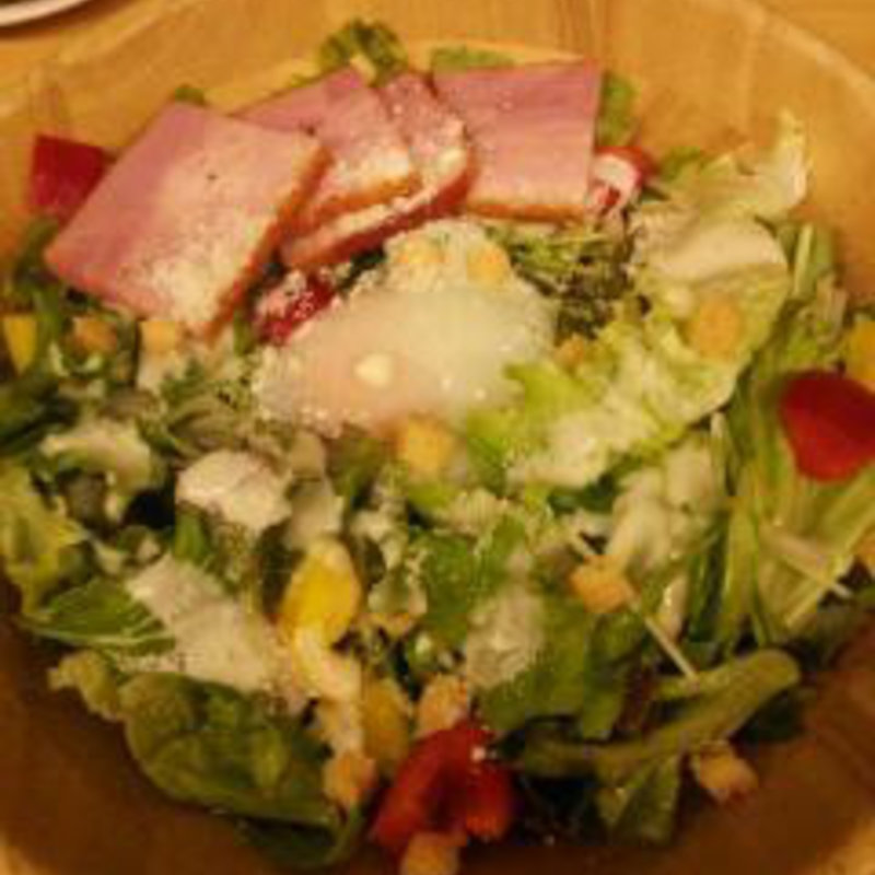 厚切りベーコンのシーザーサラダ(ろく六)