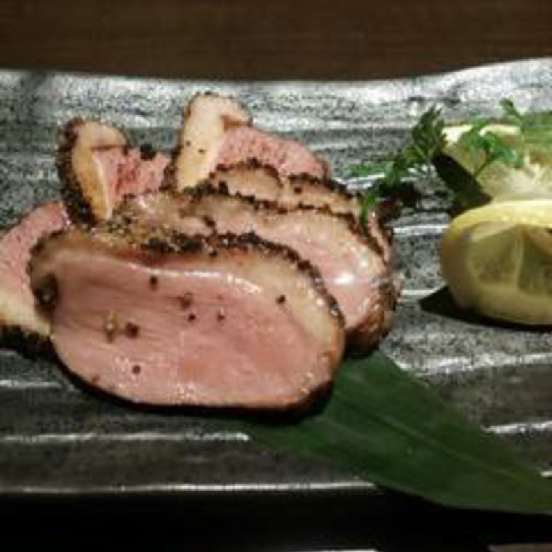 炙りカモロースのブラックペッパー(かくれんぼ)