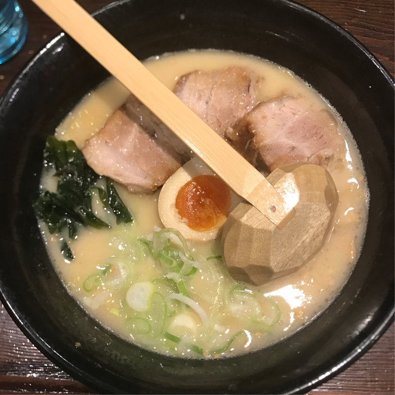 白湯ラーメン(らーめん本郷亭 名駅店)