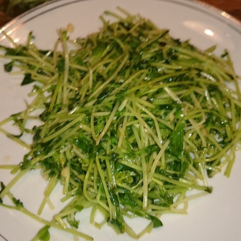 豆苗のニンニク炒め(昇龍 （ショウリュウ）)