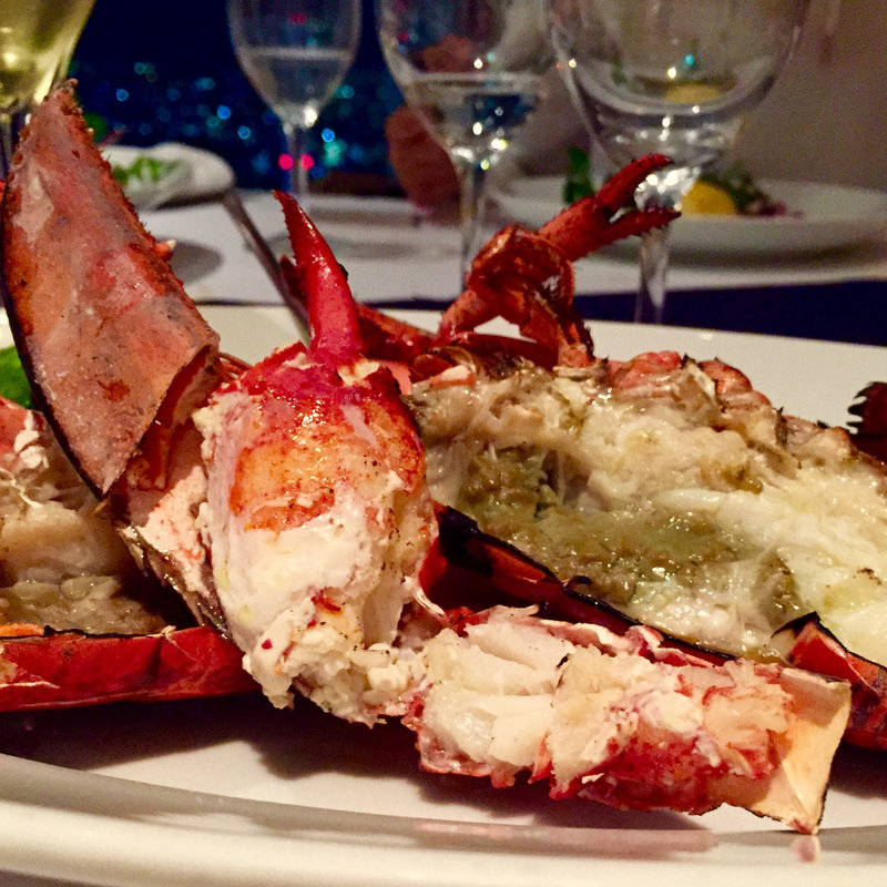 活きオマール海老のグリル レモン添え(オーシャンカシータ)