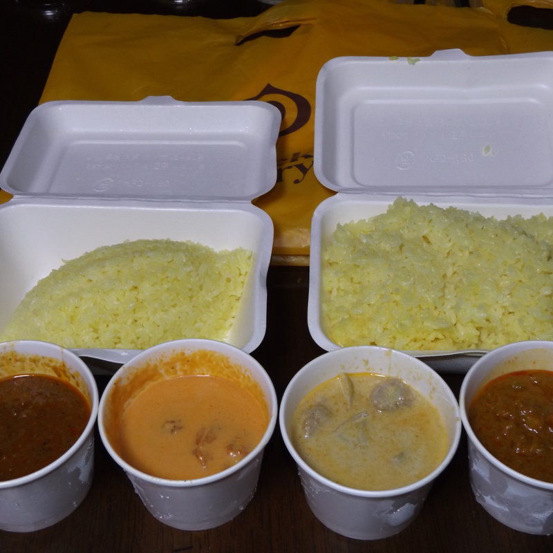 ツインセット(エリックカレー川崎店)