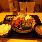 彩りミックス定食