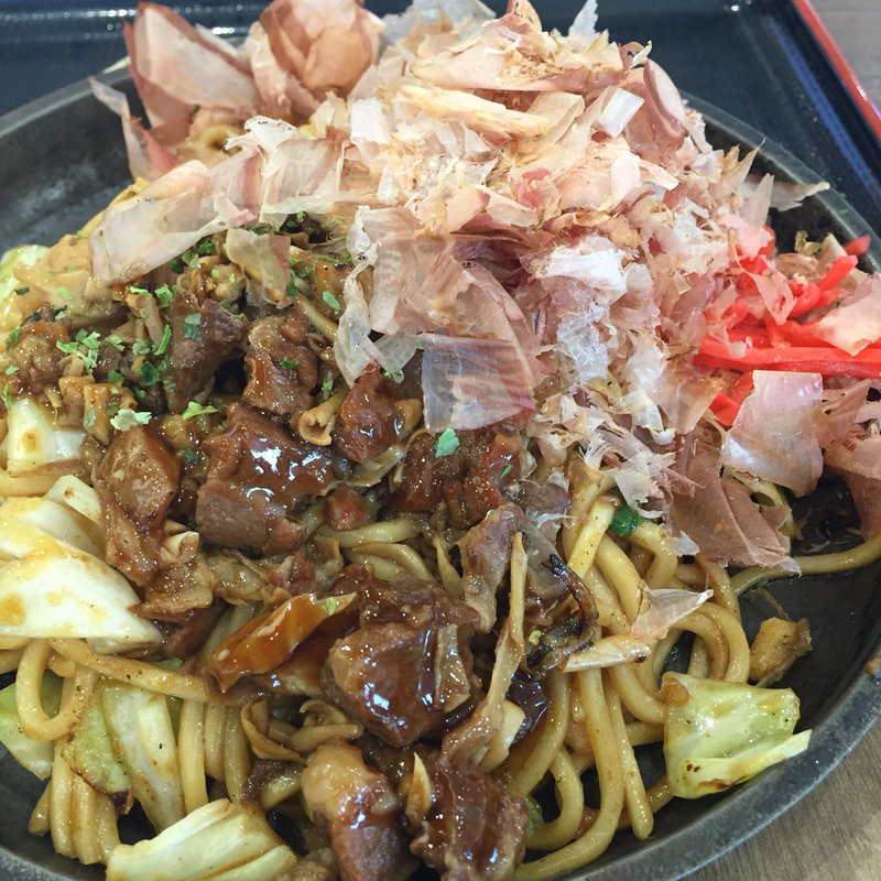 ぼっかけゴロゴロの牛すじ4倍焼きそば (並)(長田本庄軒 イオンモールりんくう泉南店)