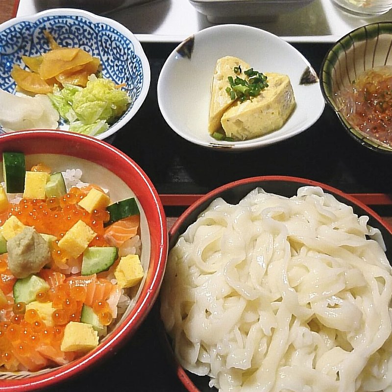 ミニオホーツク丼 小うどんセット(いっちょう足利砂原後店)