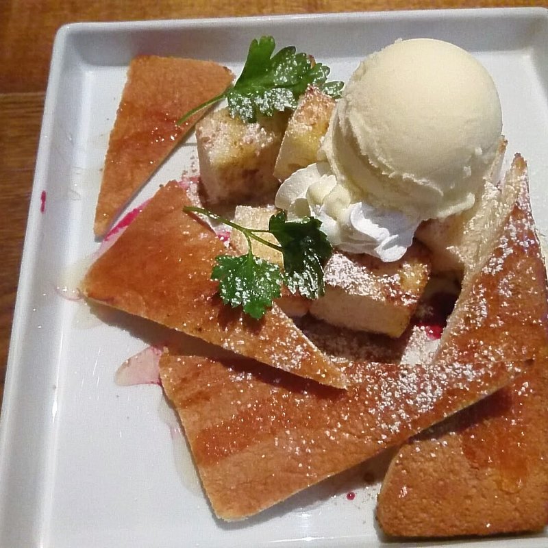 ハニートーストアイスクリーム添え(青の洞窟 )