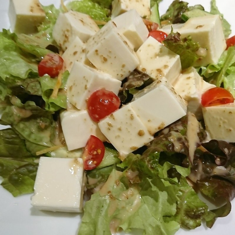 豆腐サラダ(焼肉　桜咲)