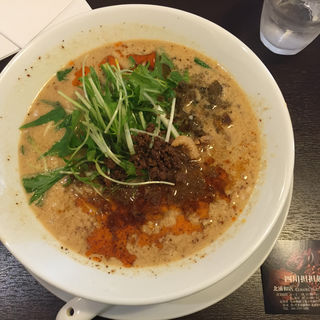 黒胡麻担担麺(四川担担麺 阿吽 湯島 （シセンタンタンメン アウン ユシマ）)