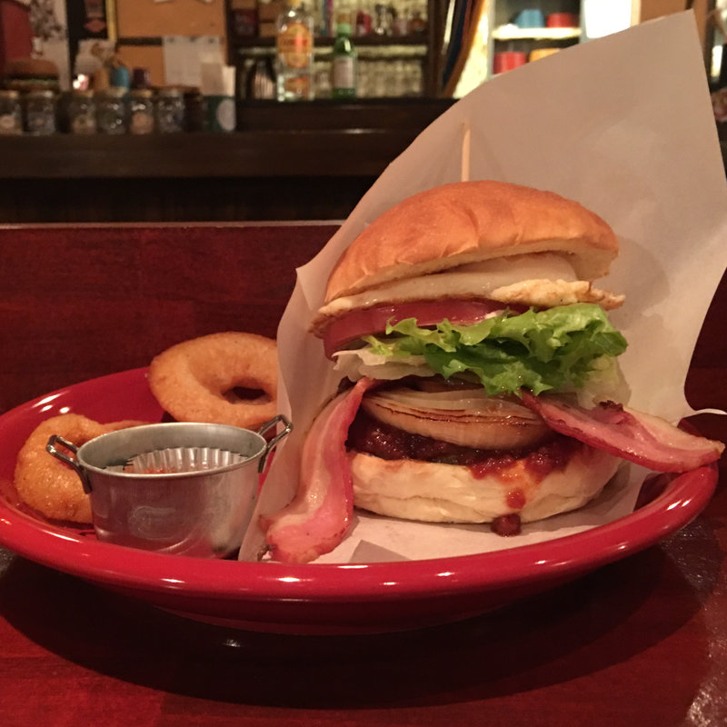 BLTバーガー 目玉焼き＋グリルドオニオン トッピング(ハイブリック （HI-BRICK）)