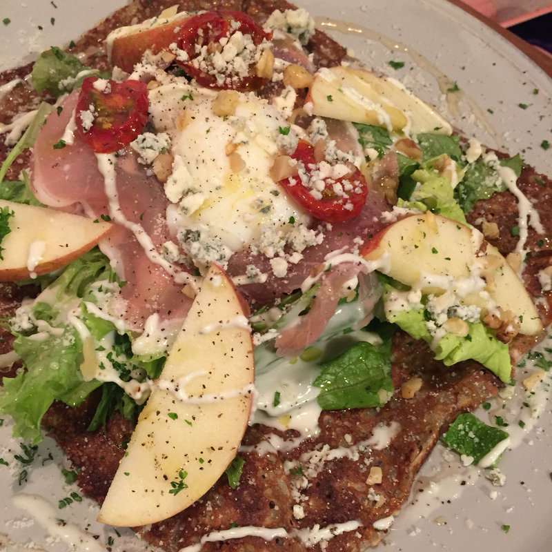 ブルーチーズと生ハムサラダのガレット(ヌフクレープリー)