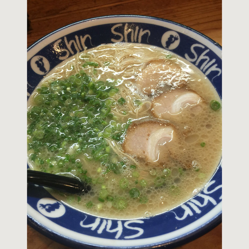 らーめん(博多らーめん ShinShin 天神本店)