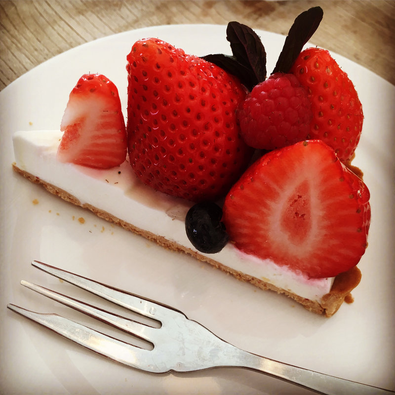 やよちひめベリーレア(フルーツショップ青森屋 )