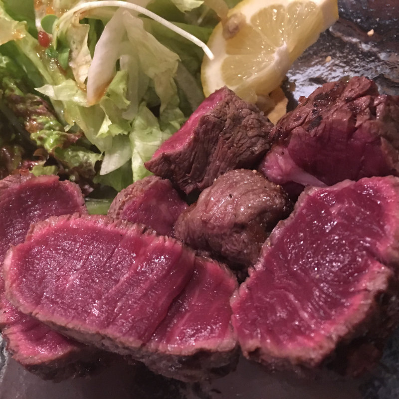 ヒレタタキ(炭火焼肉食神苑 母屋店)