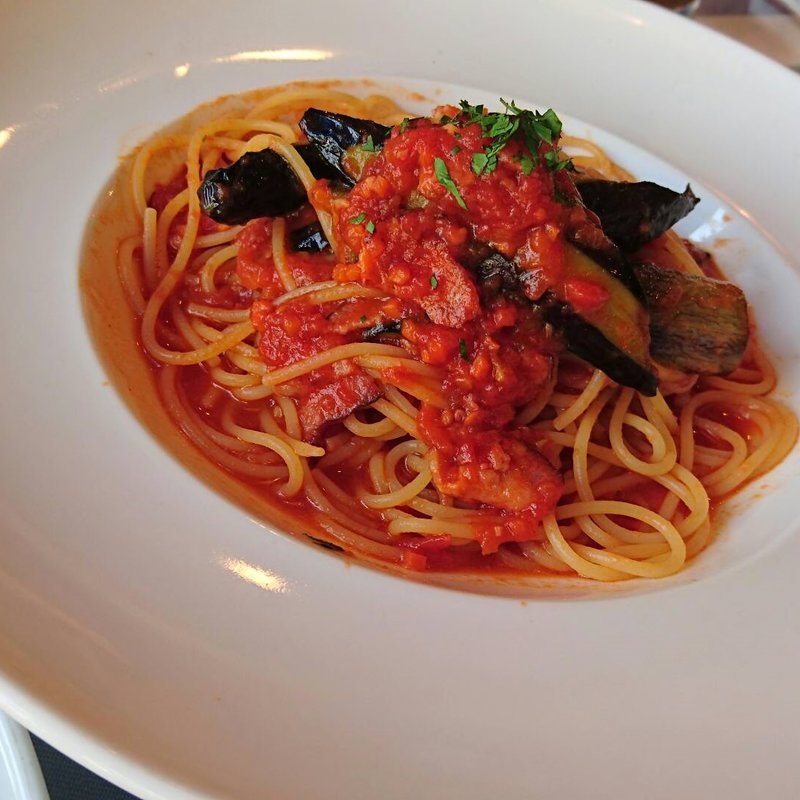 ナスとベーコンのトマトソースパスタ(ピッツェリア マルデナポリ 世田谷本店)
