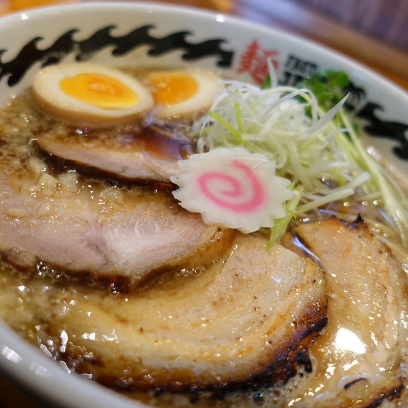 醤油味玉チャーシューメン(自家製麺 麺FACTORY JAWS)