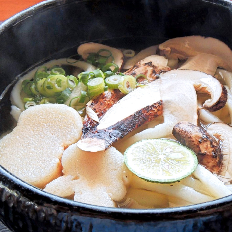 松茸うどん(山の谷うどん （やまのたにうどん）)