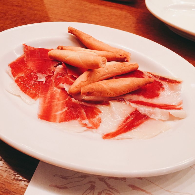 ハモン イベリコ ベジョータ(エルプルポ)