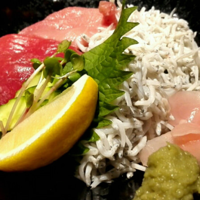 近大マグロと和歌山産しらすの紀州膳(近畿大学水産研究所 グランフロント大阪店)