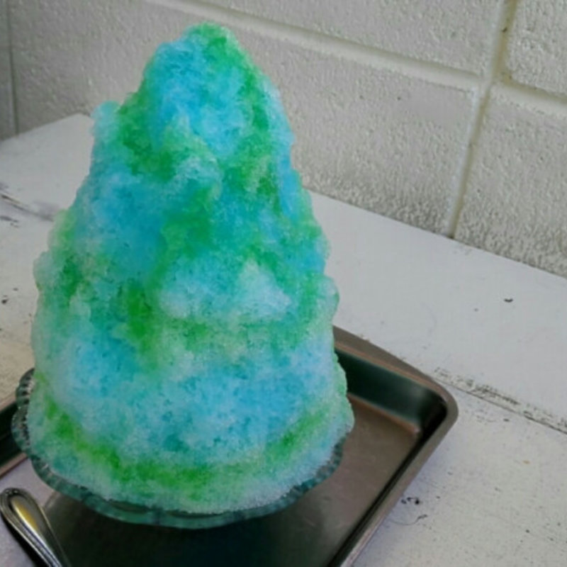 かき氷 波照間ブルー(パーラーみんぴか )