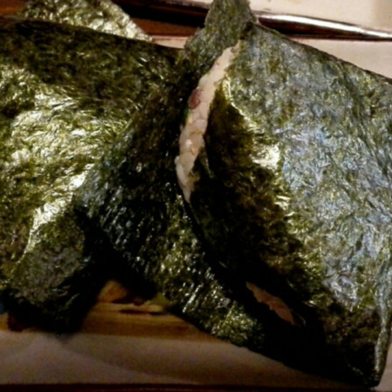 グルクンのおにぎり(居酒屋 はなんまや )