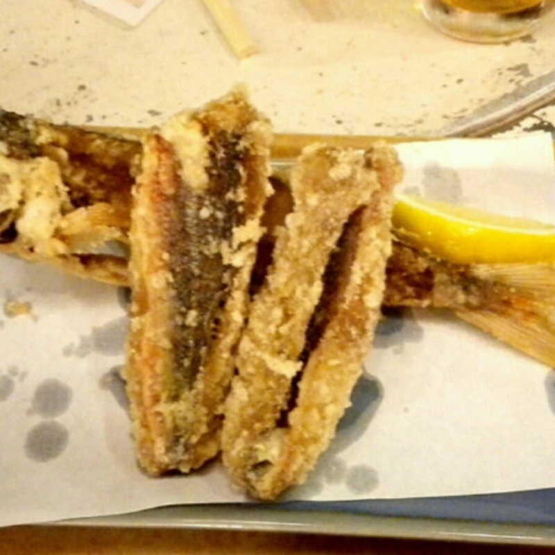 グルクンの唐揚げ(琉球の風　南風屋台村 )