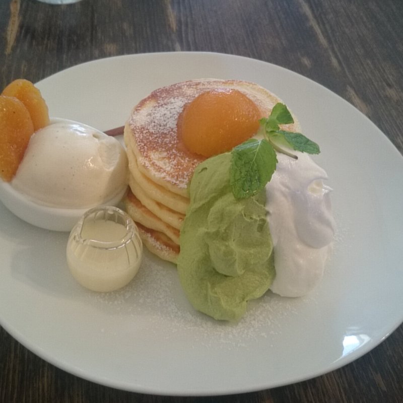 びわと抹茶とホワイトチョコ(uzna omom 原宿本店)