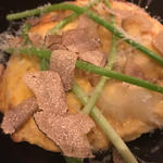 ホワイトアスパラガスのイタリア風オムレツ トリュフがけ(オステリア ダル ブラヴィーノ  （OSTERIA DAL BRAVINO ）)