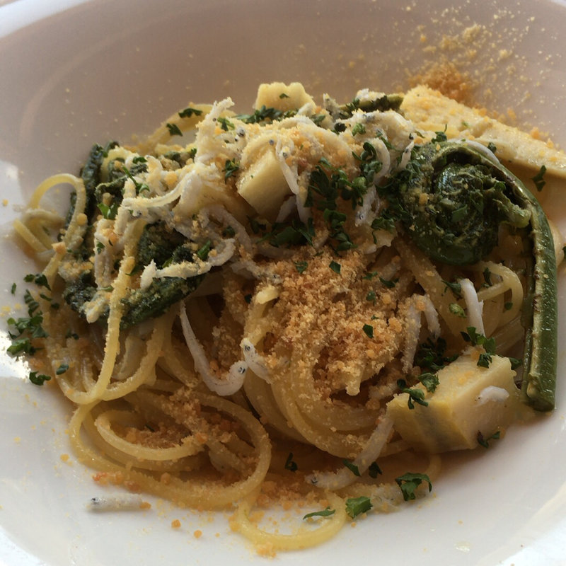 筍とこごみとしらすのアンチョビ味のパスタ(ラカスターニャ （Lacastagna）)