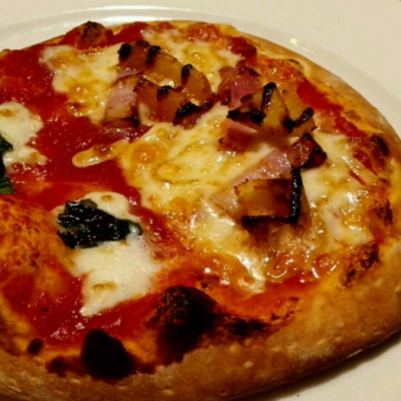 マルゲリータとベーコンとポテトピザ(グラッチェガーデンズ 新田辺店 )