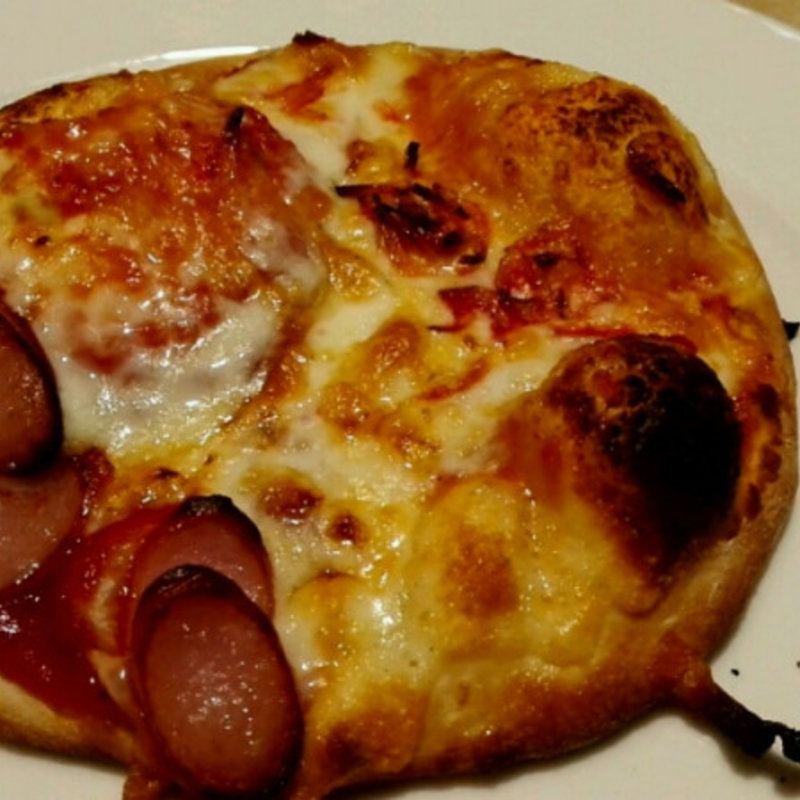 ソーセージ　干し海老のピザ(グラッチェガーデンズ 新田辺店 )