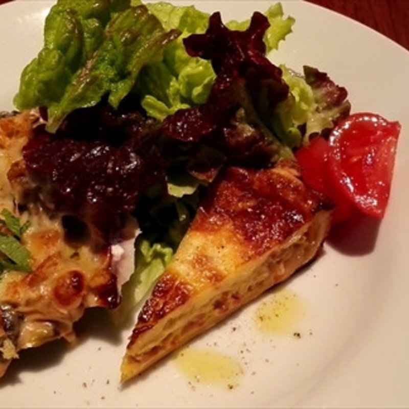 牡蠣のグリルと生ハムのキッシュ(ハタナカ （HATANAKA）)