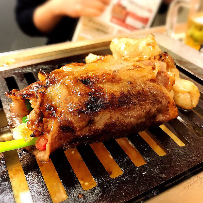 二代目名物黒毛和牛の包めるカルビ(大阪焼肉・ホルモンふたご 中目黒本館)