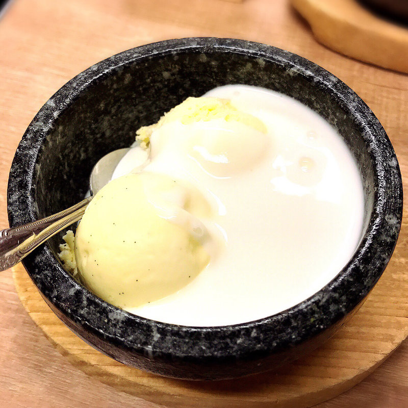 俺じなるヨーグルトバニラ(大阪焼肉・ホルモンふたご 中目黒本館)